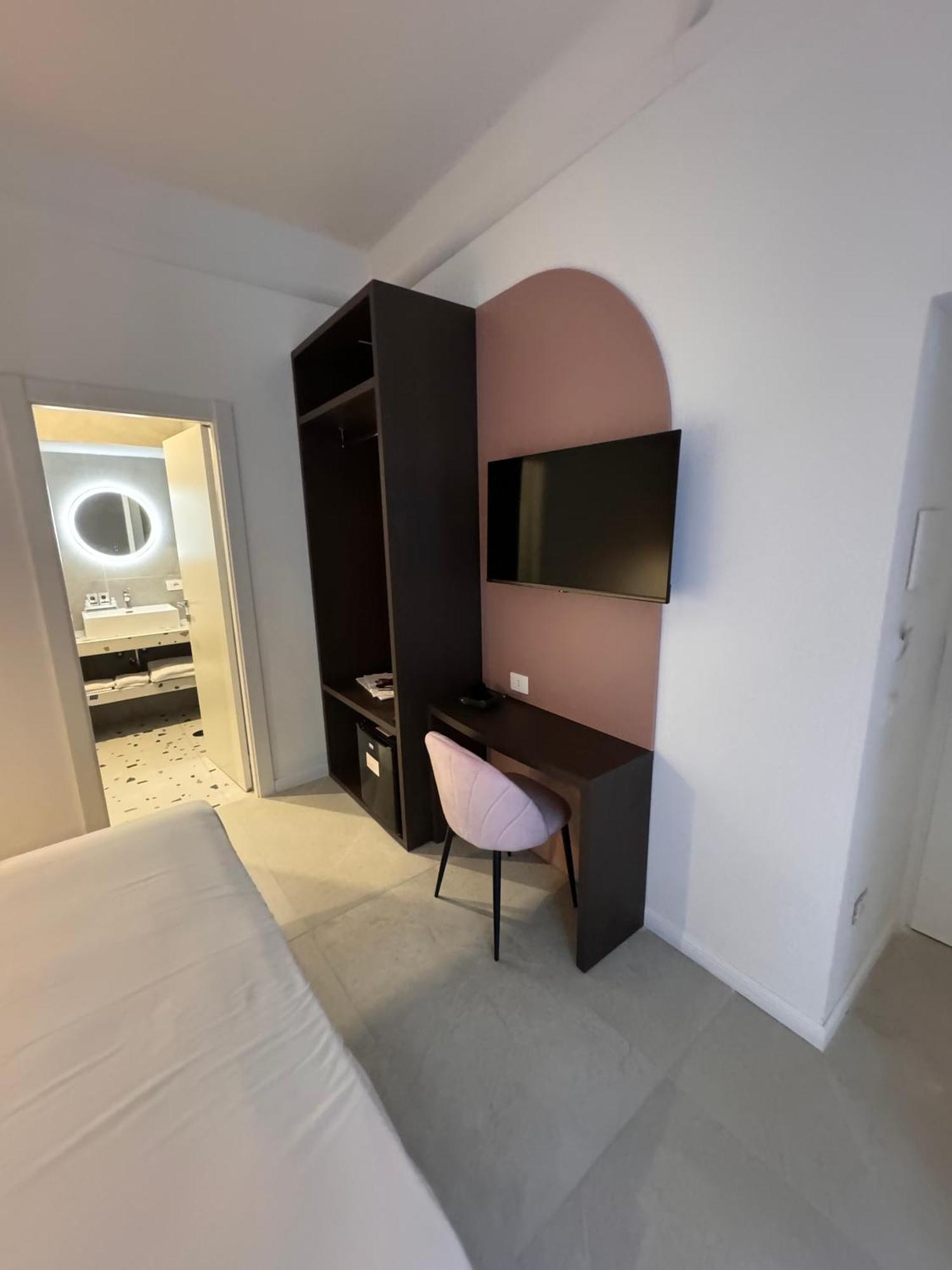 Hotiday Room Collection - Napoli Museo Suite Exterior photo