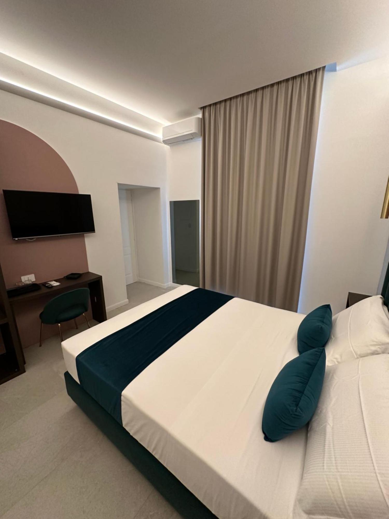 Hotiday Room Collection - Napoli Museo Suite Exterior photo