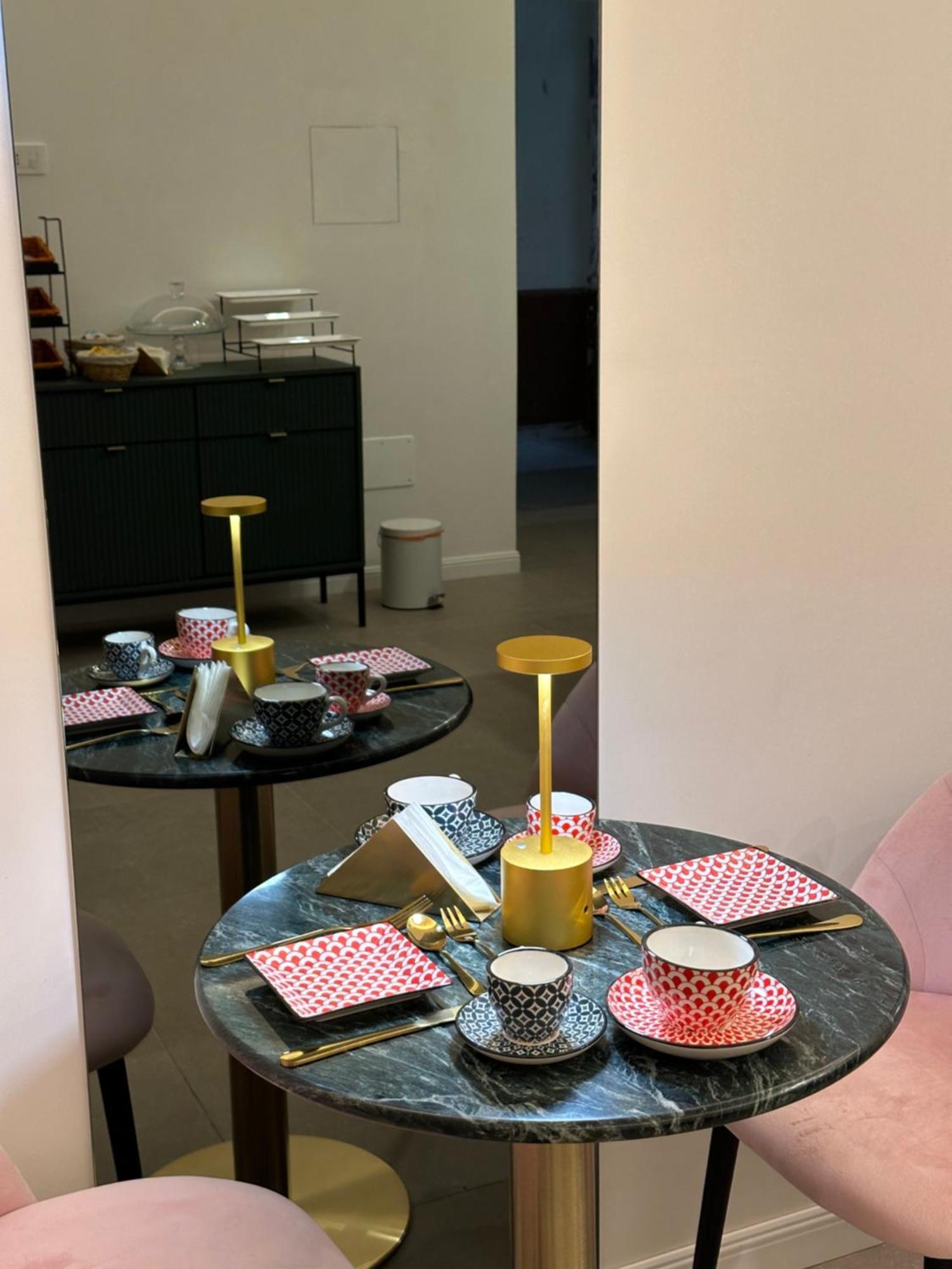 Hotiday Room Collection - Napoli Museo Suite Exterior photo